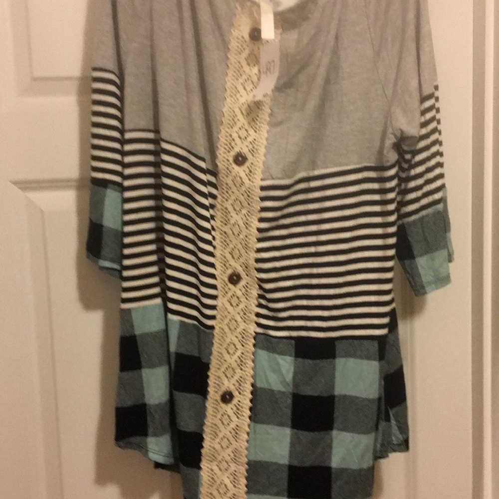 Shirt/Top Very soft beautiful colors. New w/tags